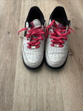 Nike Air Force 1 White Sneakers with Pink Laces and Black Collar